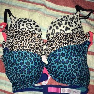 32B PUSH UP VS BRAS